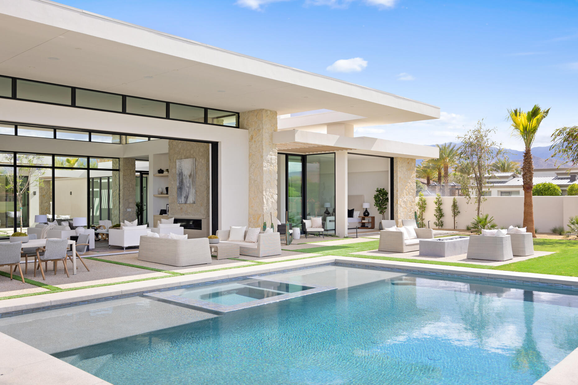 84 Royal St Georges WAY
