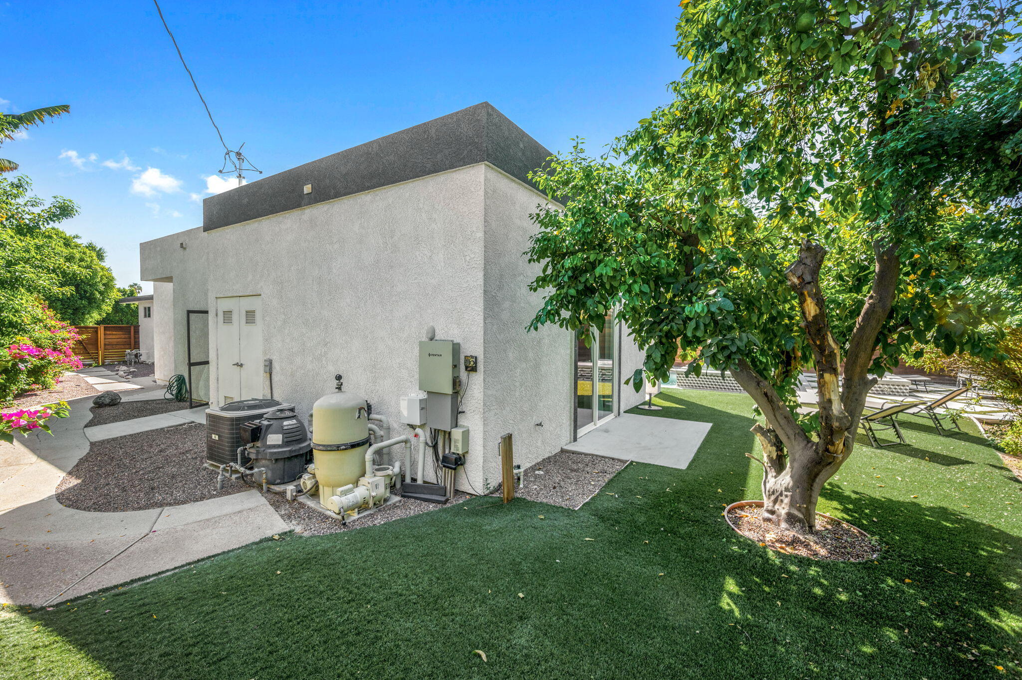 44821 Santa Anita Ave AVE