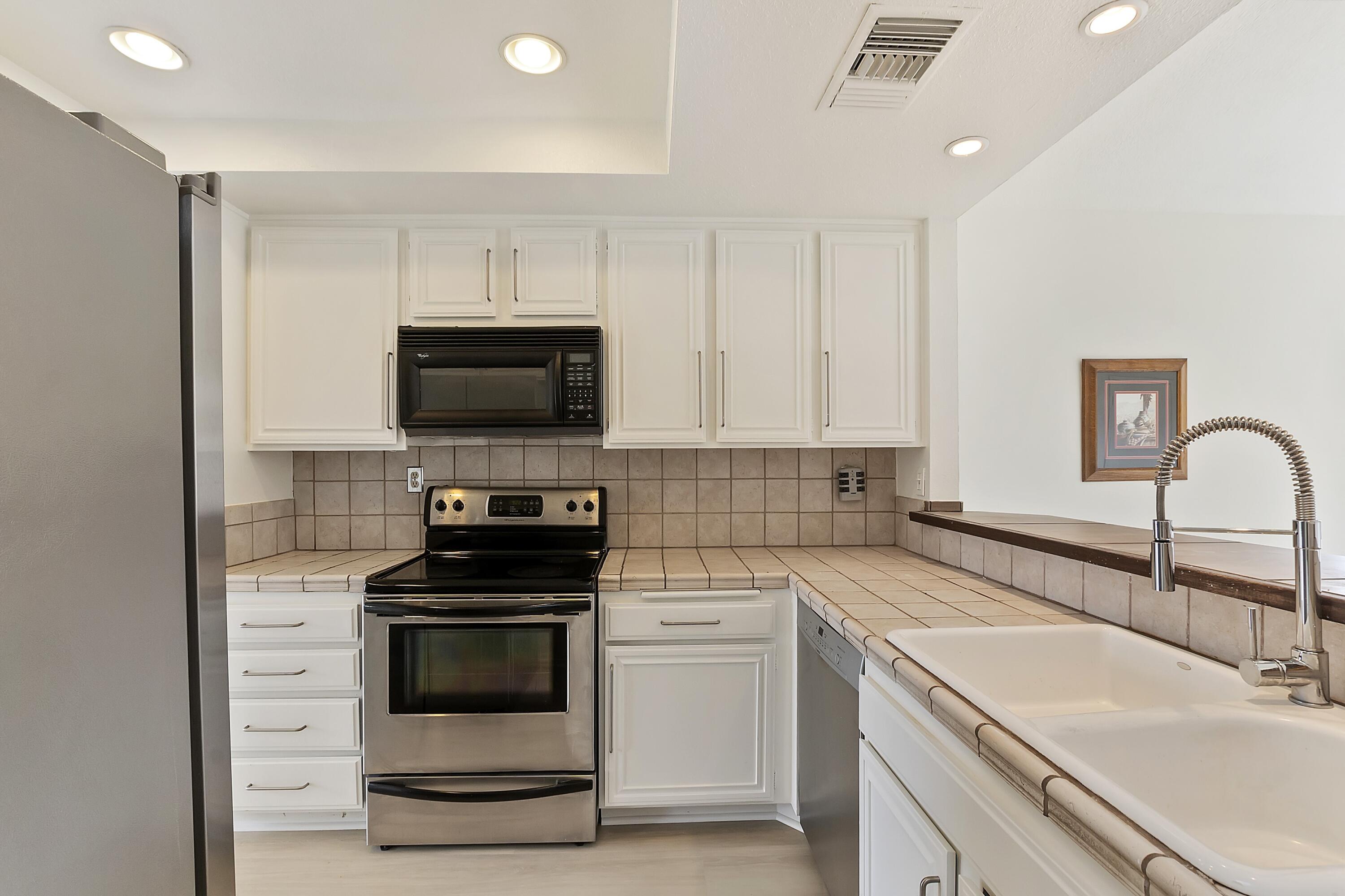 72526 Desert Flower DR