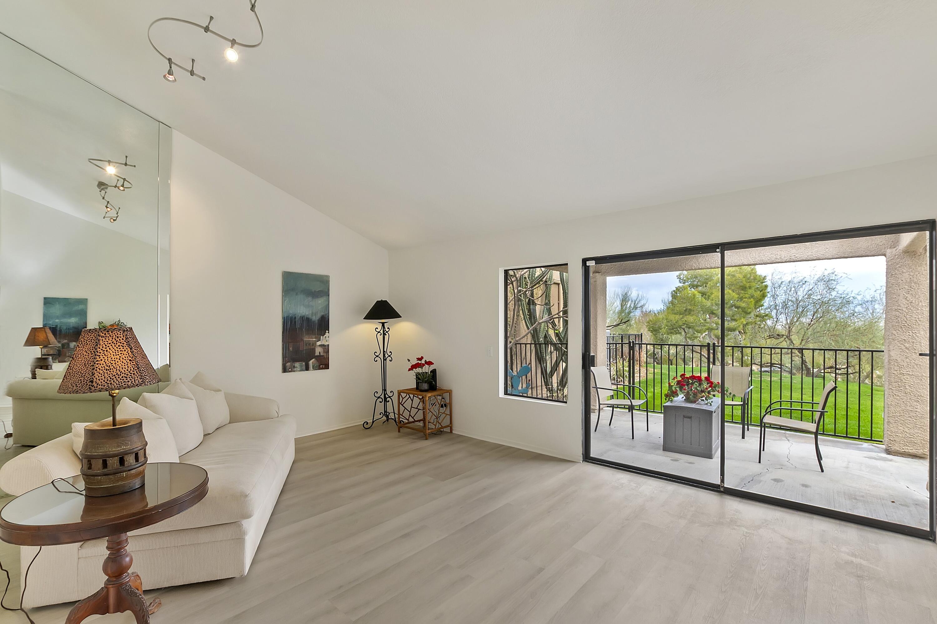 72526 Desert Flower DR
