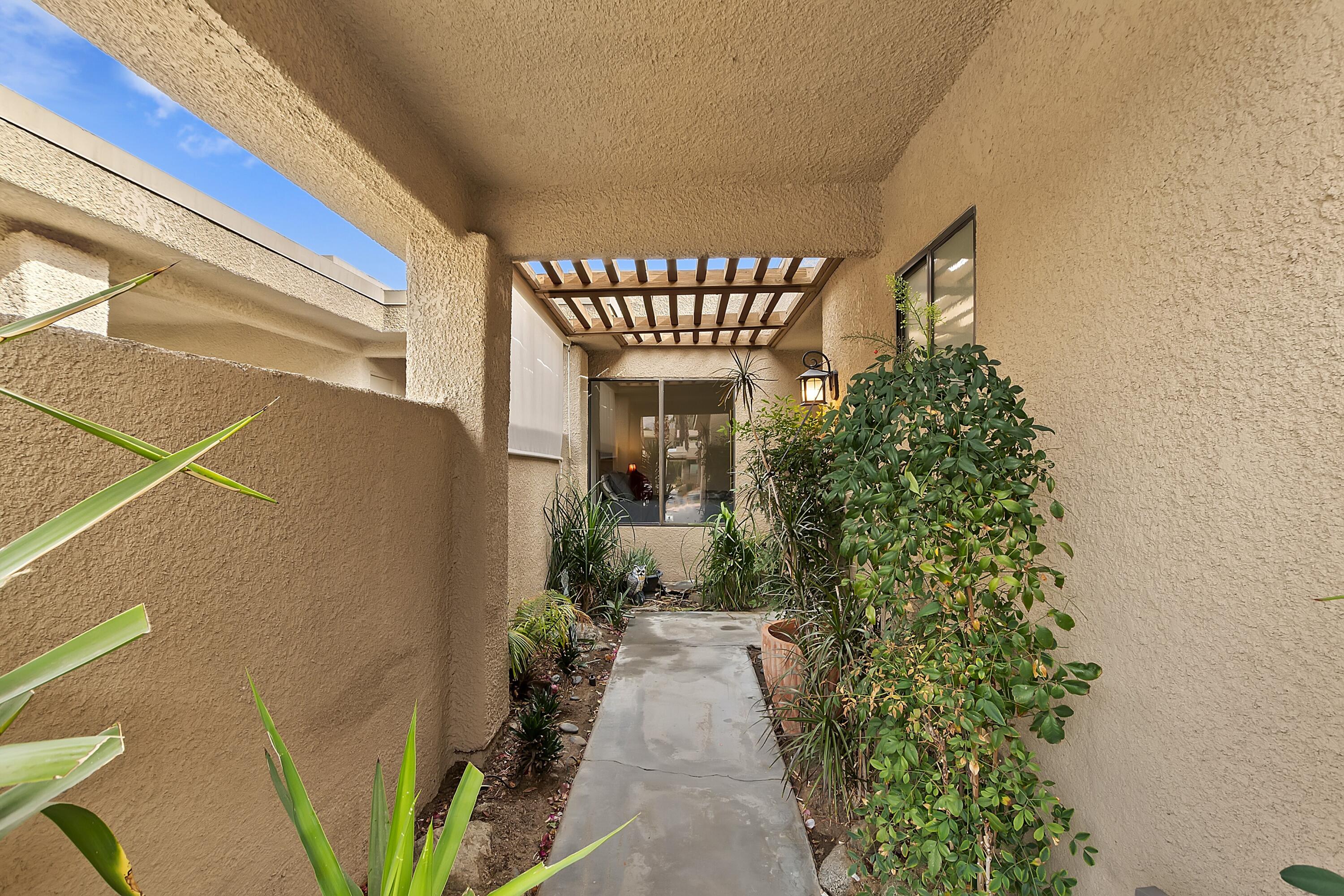 72526 Desert Flower DR