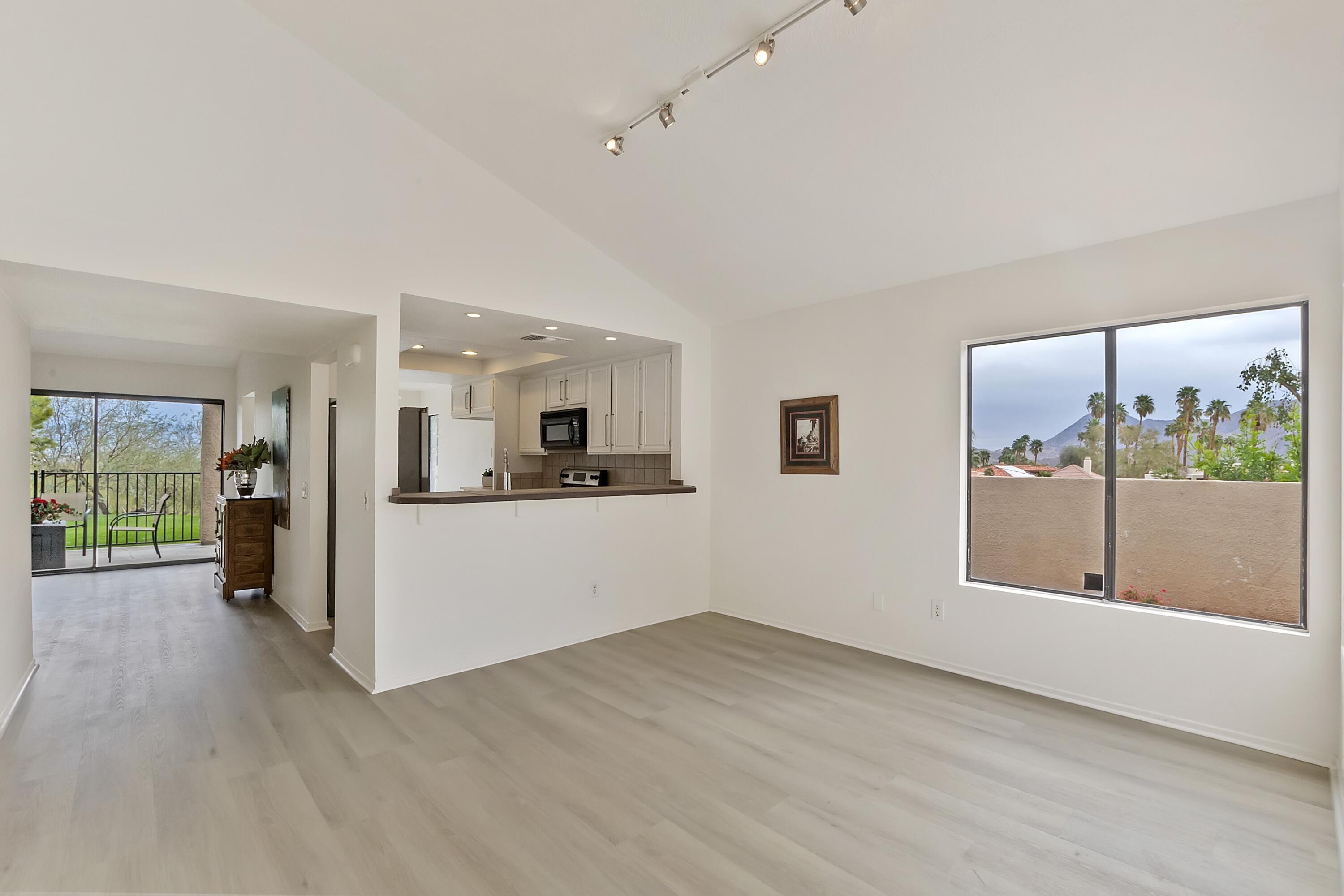 72526 Desert Flower DR