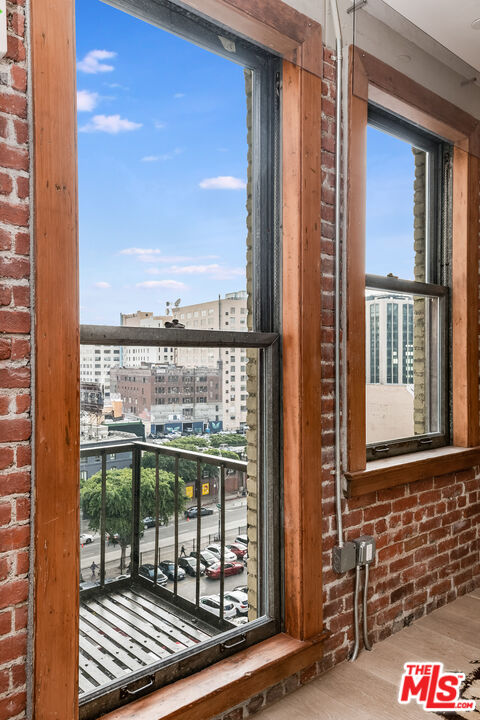 808 S Broadway Unit: 5th Floor