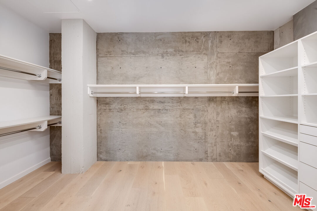 808 S Broadway Unit: 5th Floor