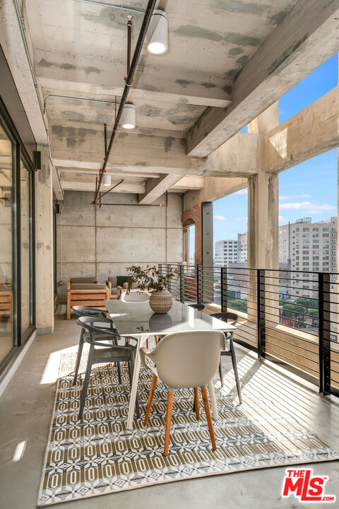 808 S Broadway Unit: 5th Floor