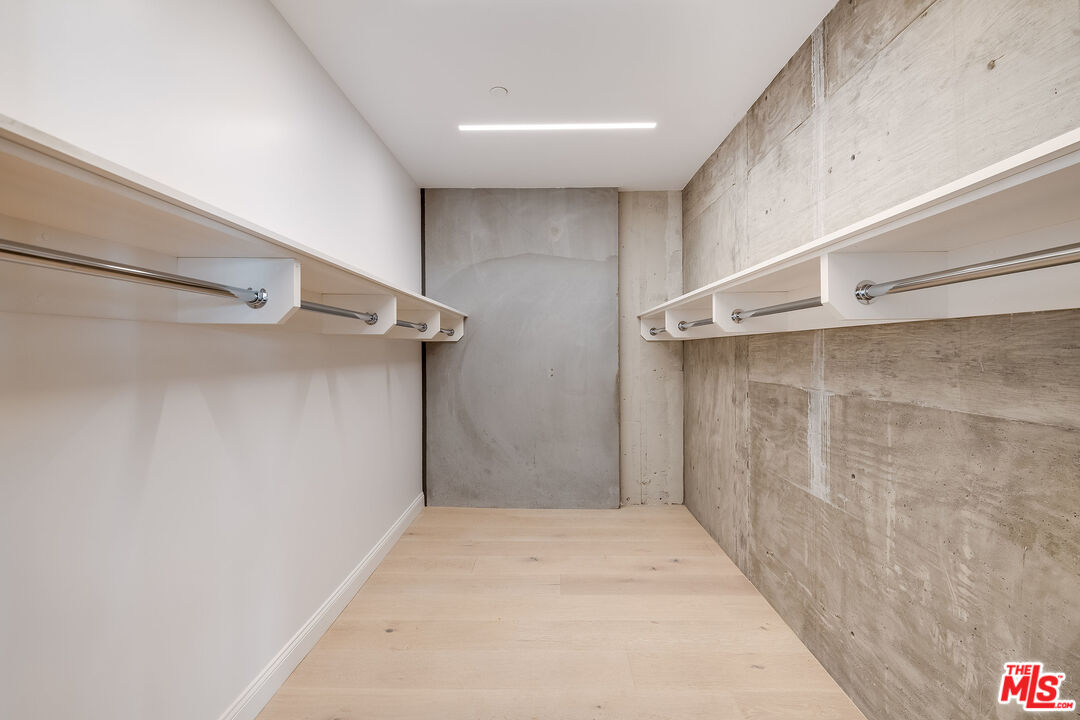 808 S Broadway Unit: 5th Floor