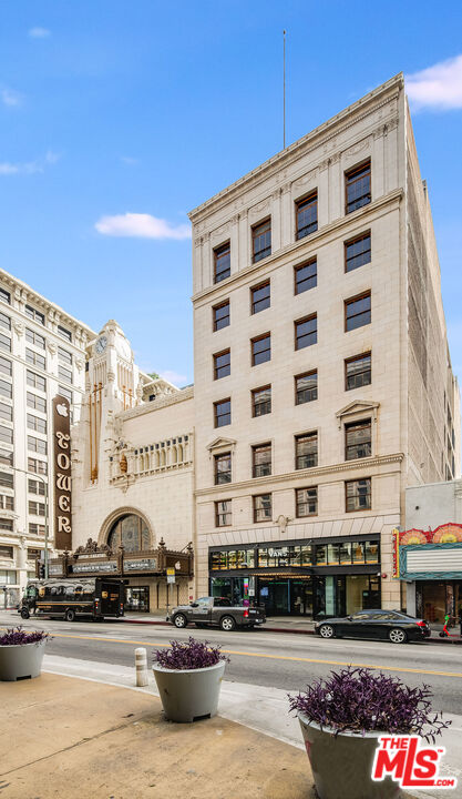 808 S Broadway Unit: 5th Floor