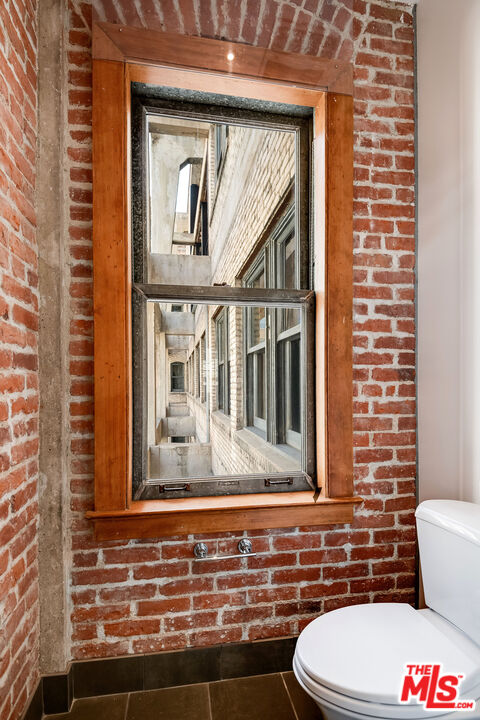 808 S Broadway Unit: 5th Floor