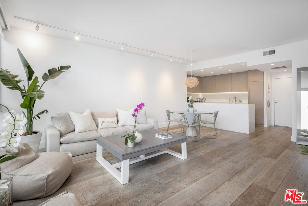 17350 W Sunset Blvd Unit: 304