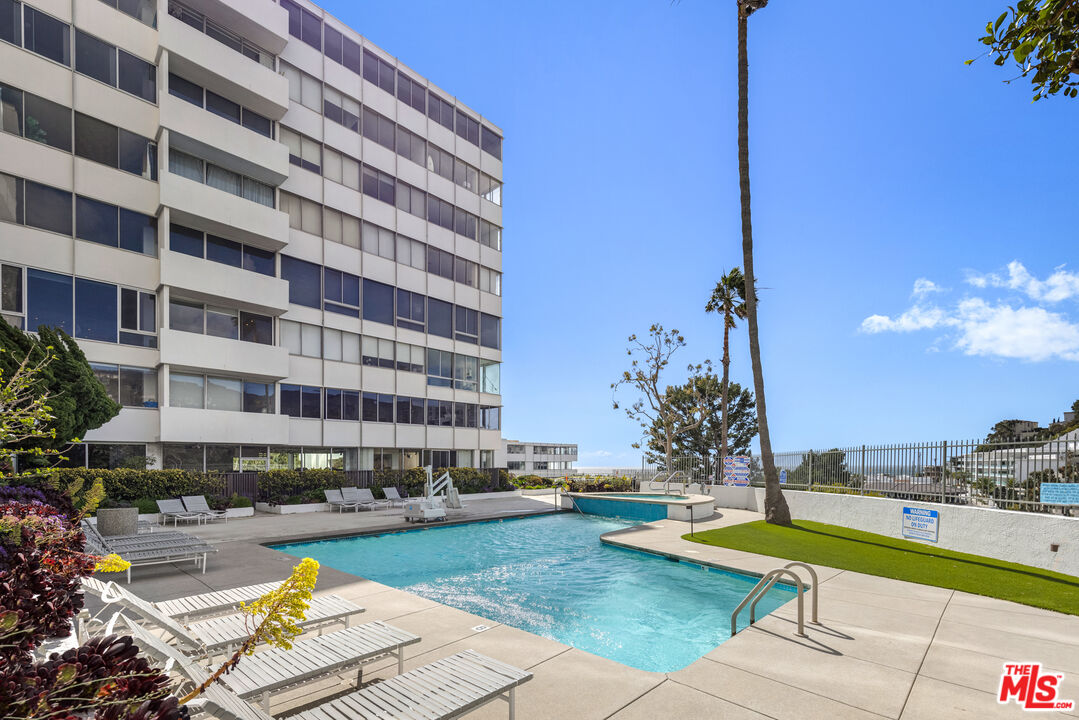 17350 W Sunset Blvd Unit: 304