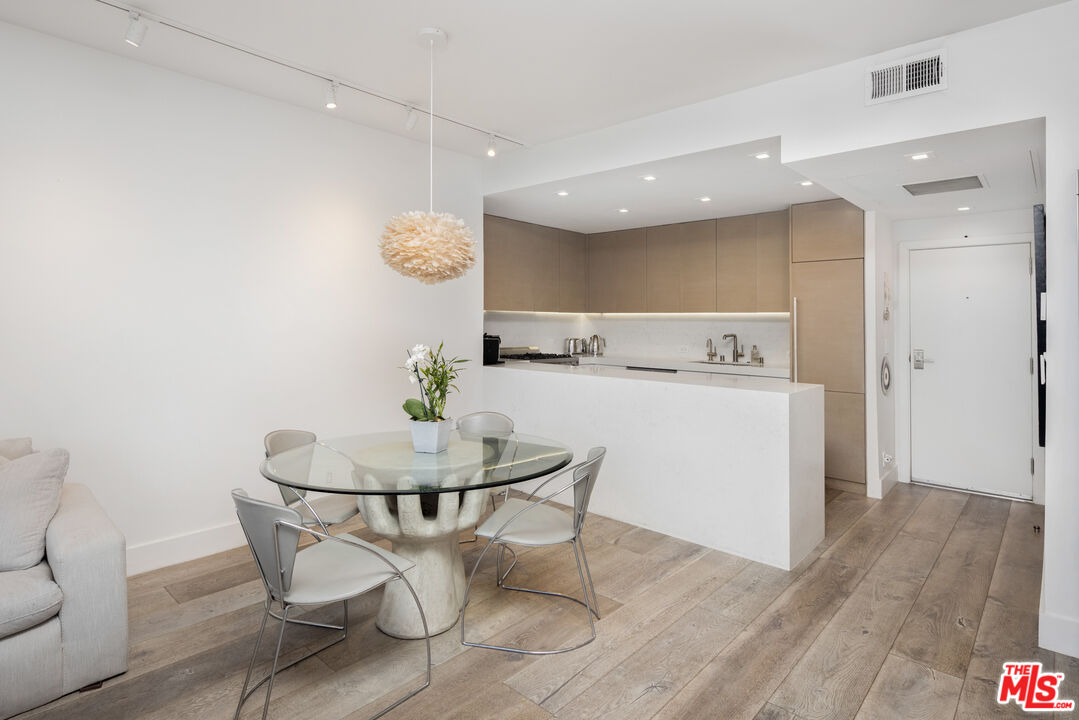 17350 W Sunset Blvd Unit: 304