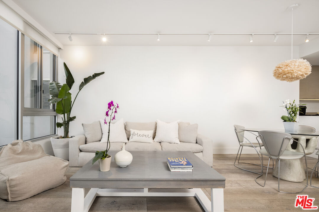 17350 W Sunset Blvd Unit: 304