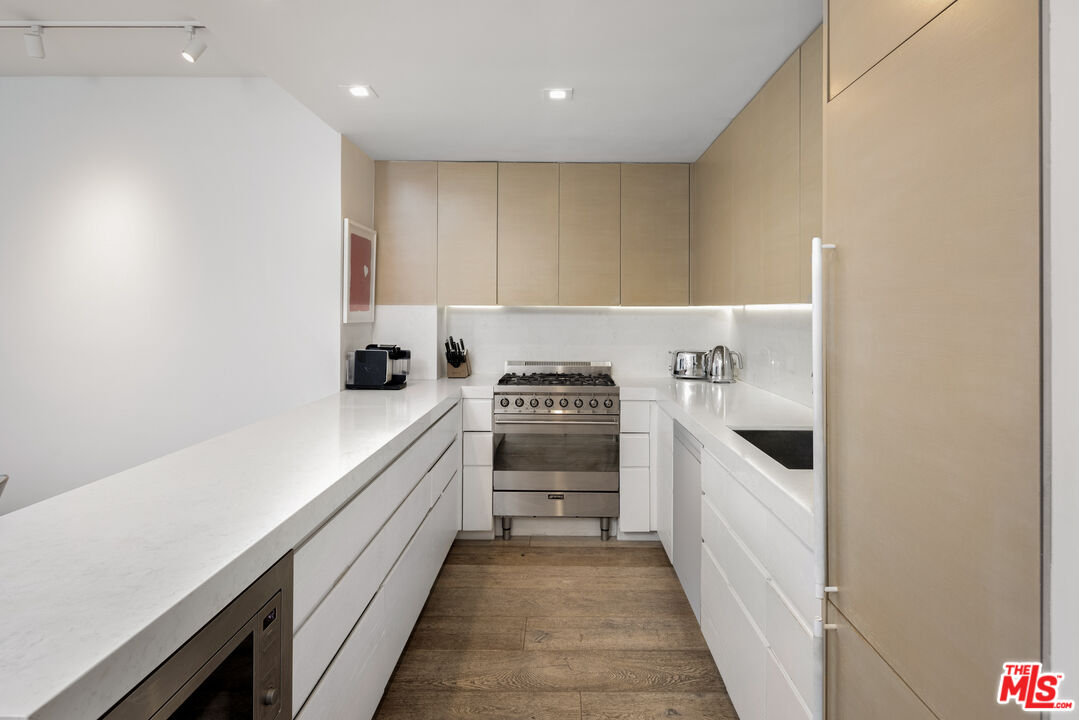 17350 W Sunset Blvd Unit: 304