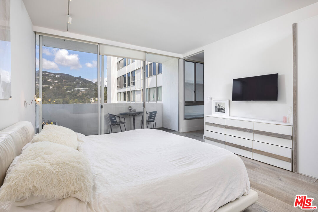 17350 W Sunset Blvd Unit: 304