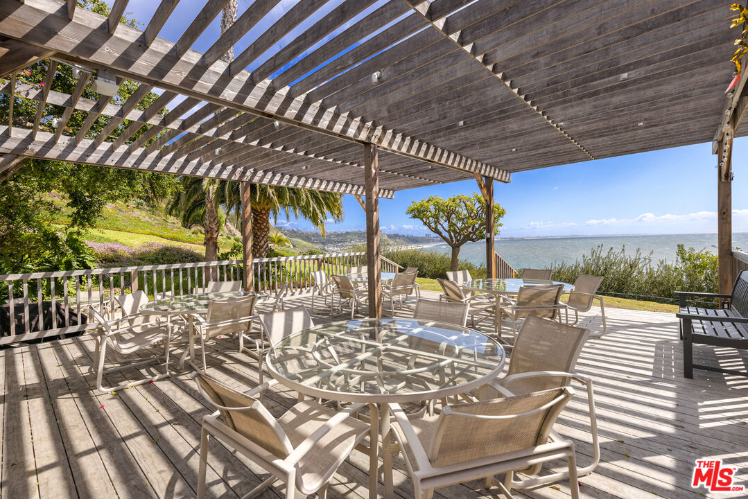 17350 W Sunset Blvd Unit: 304