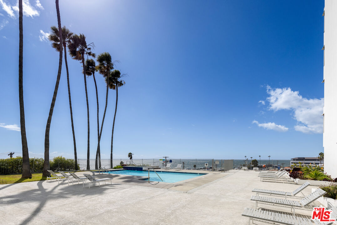 17350 W Sunset Blvd Unit: 304
