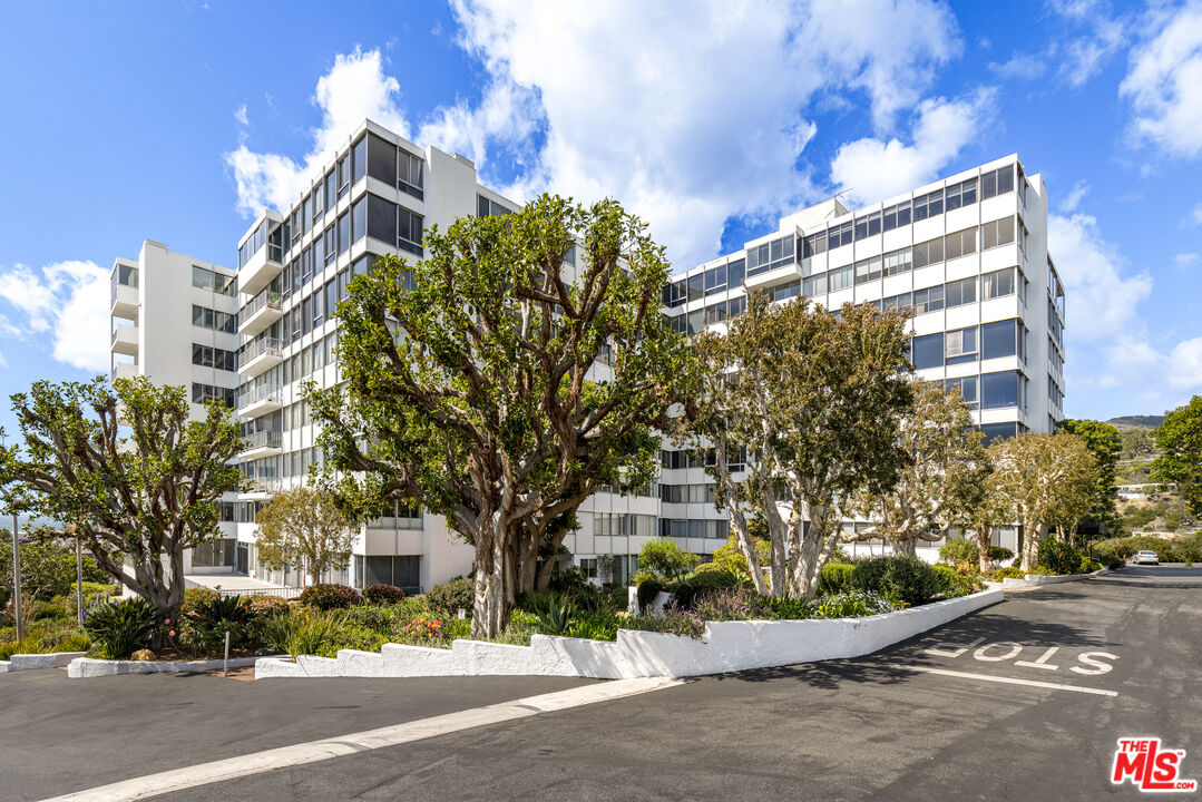 17350 W Sunset Blvd Unit: 304