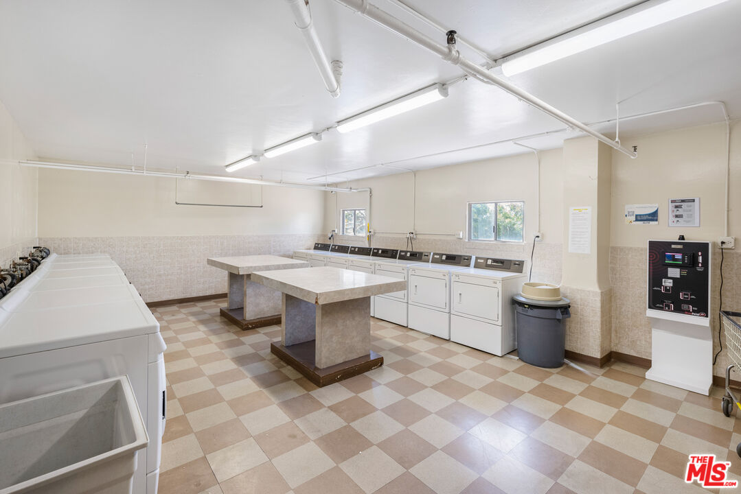 17350 W Sunset Blvd Unit: 304
