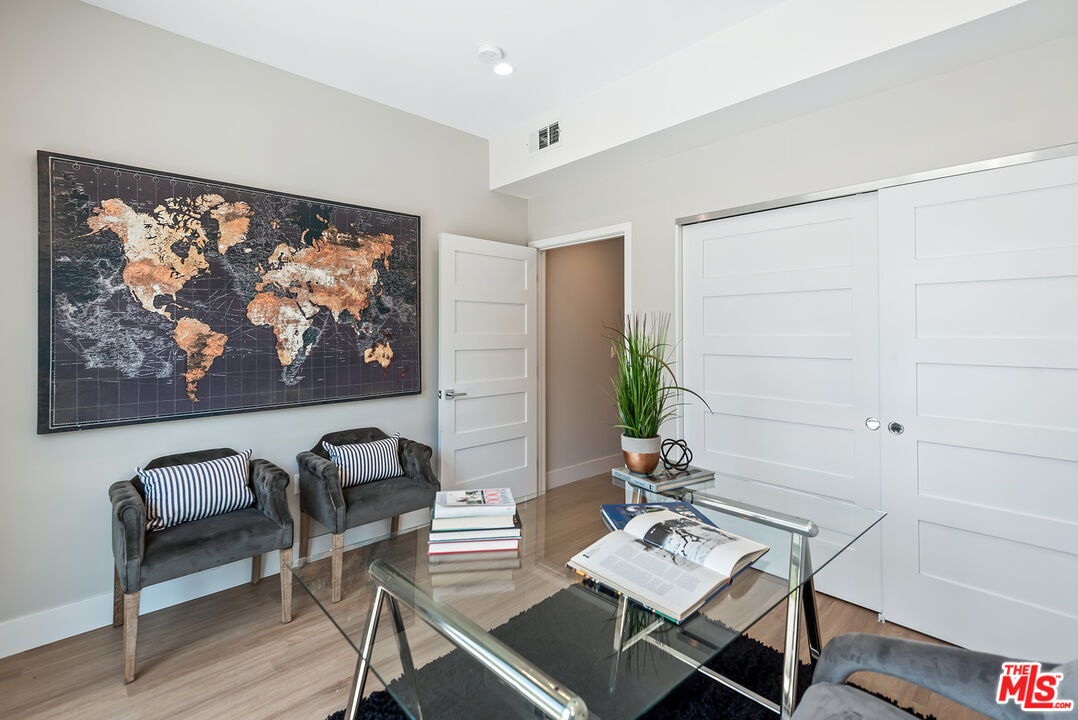 1906 Overland Ave Unit: 202