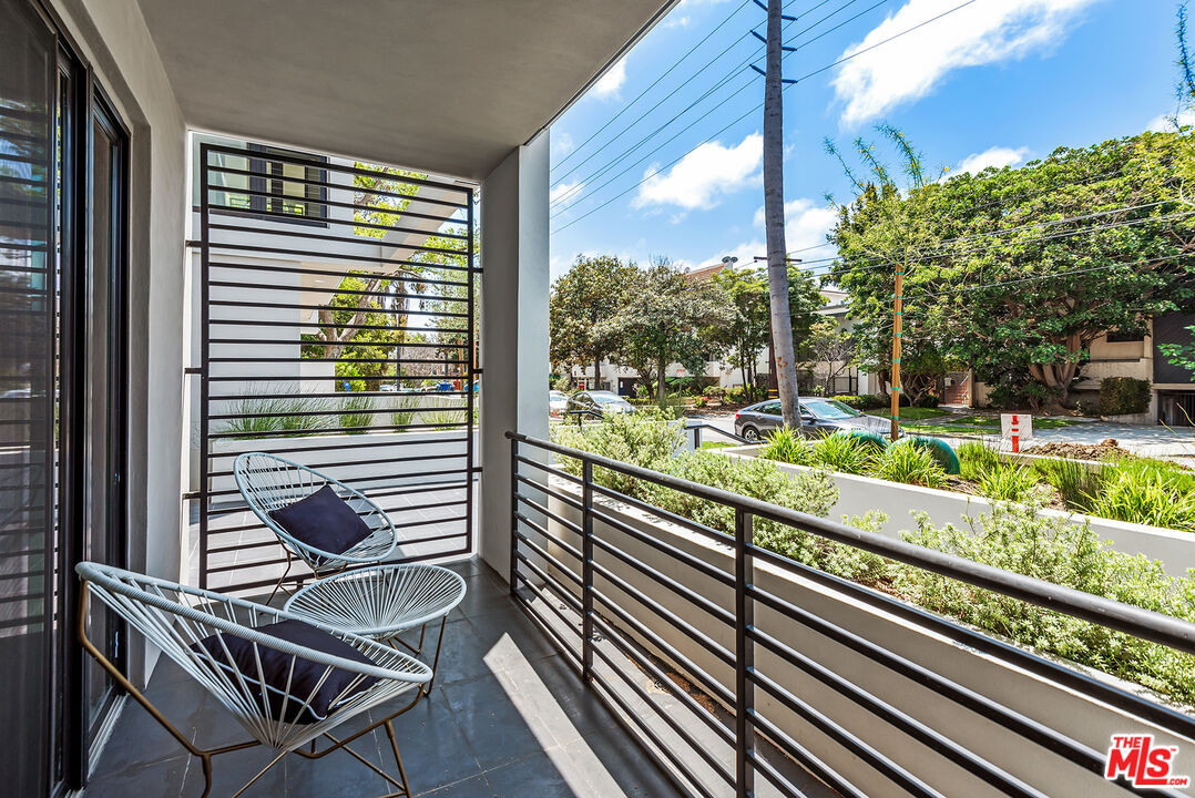 1906 Overland Ave Unit: 202