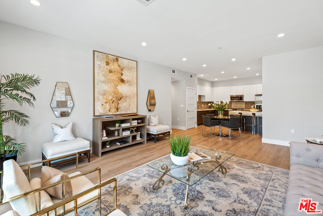 1906 Overland Ave Unit: 202