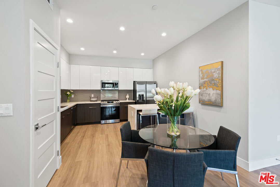 1906 Overland Ave Unit: 202