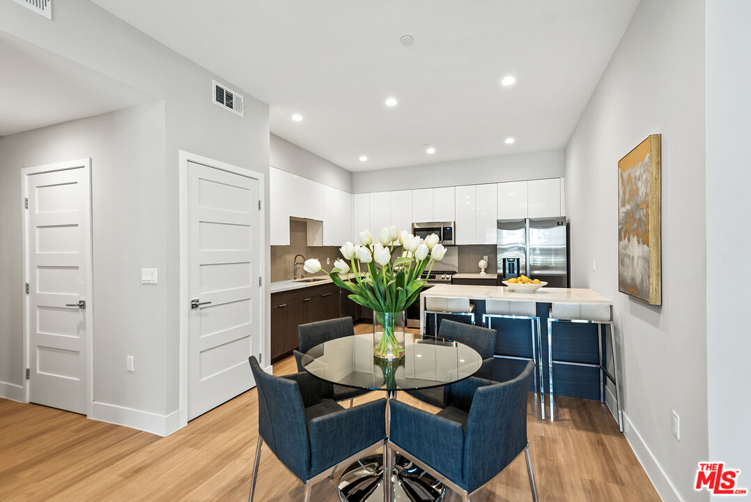 1906 Overland Ave Unit: 202