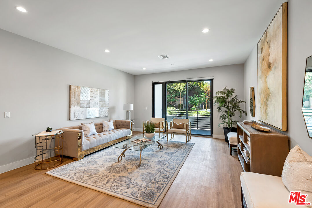 1906 Overland Ave Unit: 202