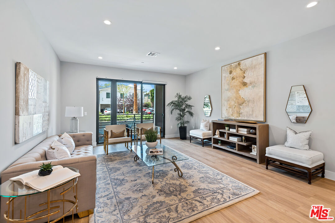 1906 Overland Ave Unit: 202
