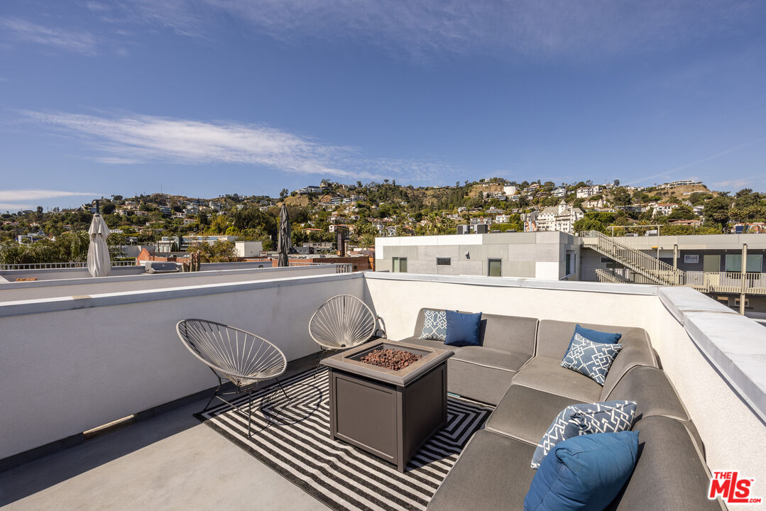 1345 N HAVENHURST DR Unit: 14