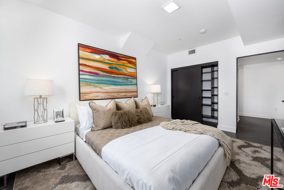 1345 N HAVENHURST DR Unit: 14