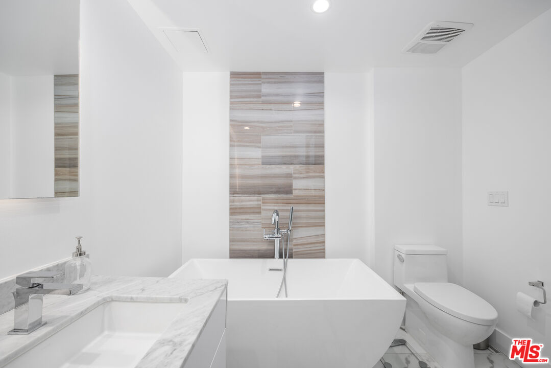 1345 N HAVENHURST DR Unit: 14