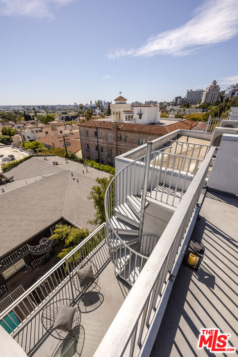 1345 N HAVENHURST DR Unit: 14