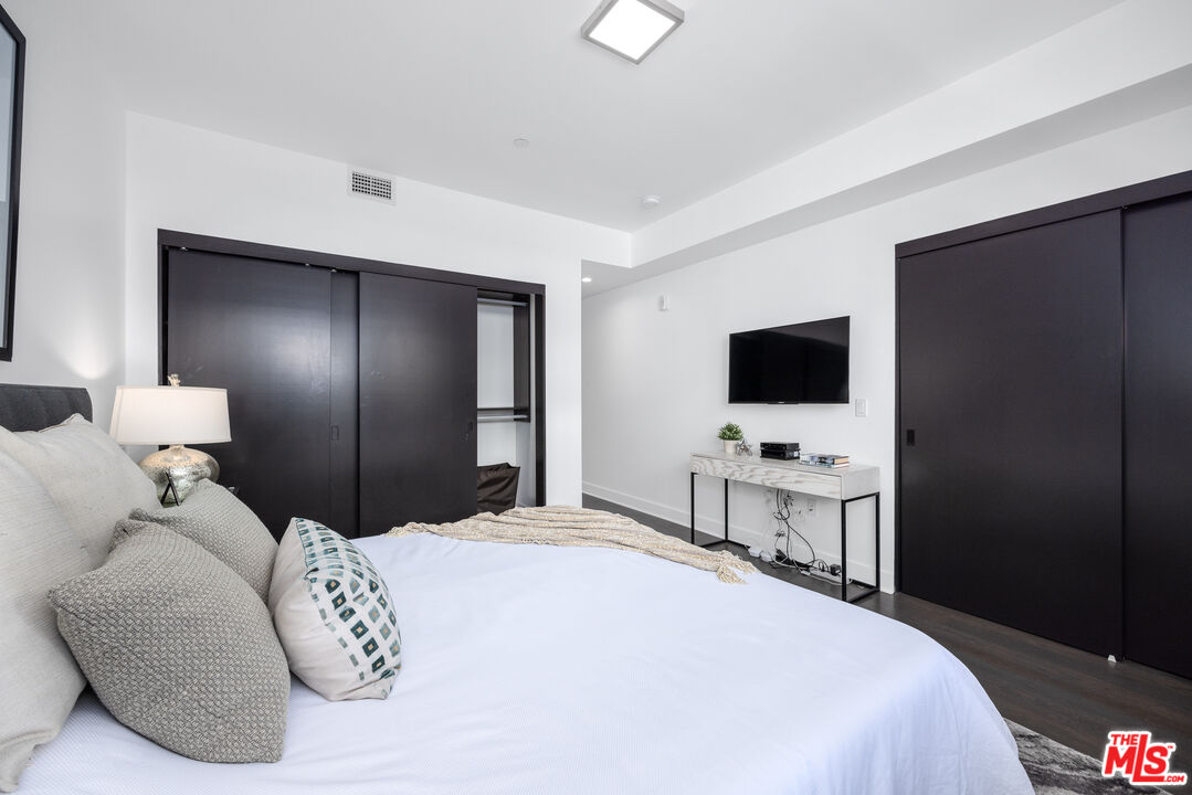 1345 N HAVENHURST DR Unit: 14