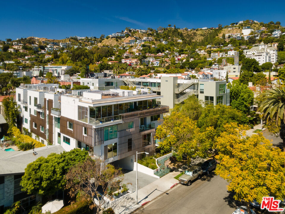 1345 N HAVENHURST DR Unit: 14