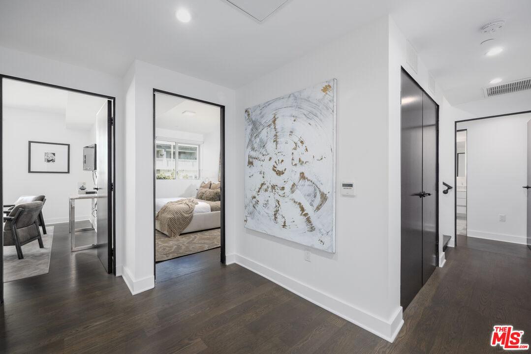 1345 N HAVENHURST DR Unit: 14