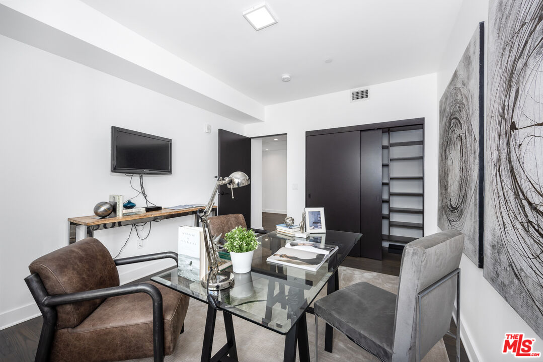1345 N HAVENHURST DR Unit: 14