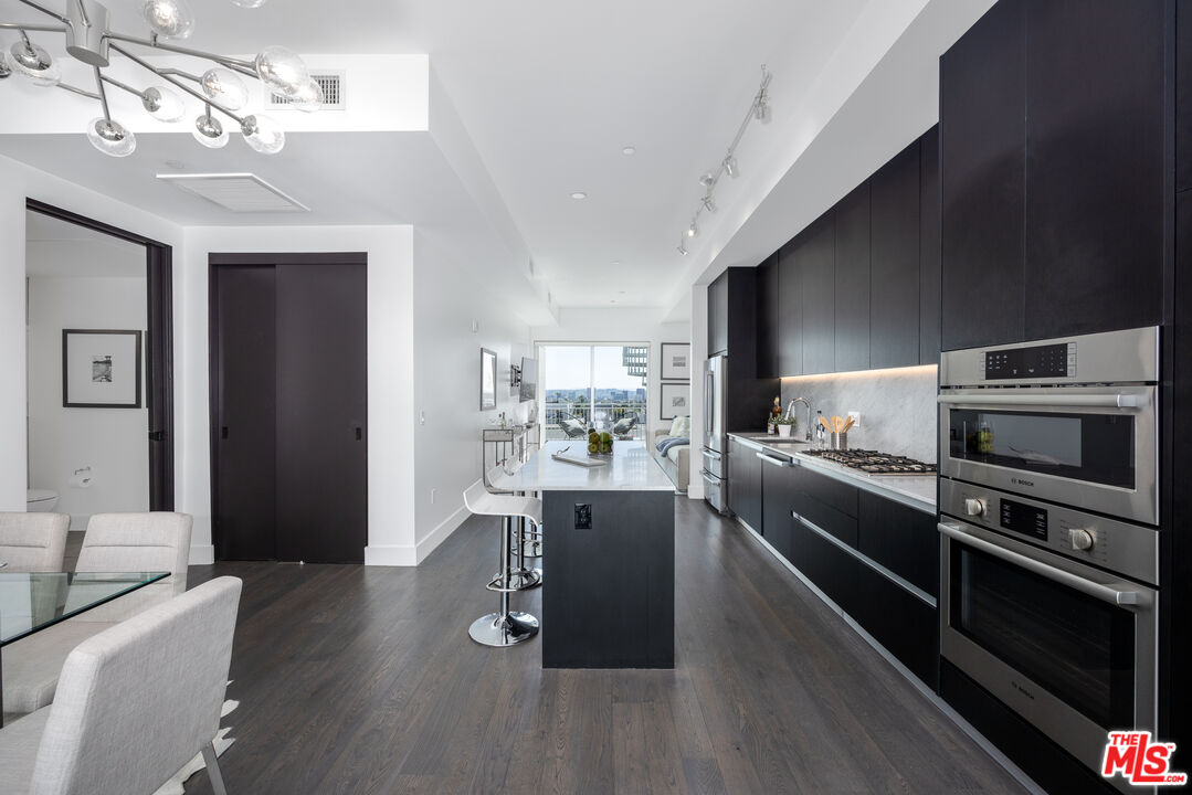 1345 N HAVENHURST DR Unit: 14