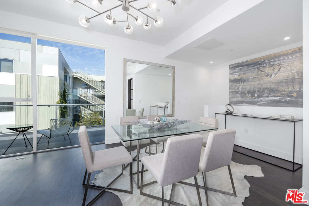 1345 N HAVENHURST DR Unit: 14