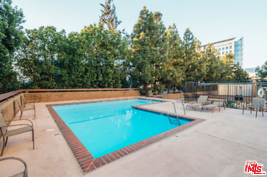 321 S SAN VICENTE BLVD Unit: 705