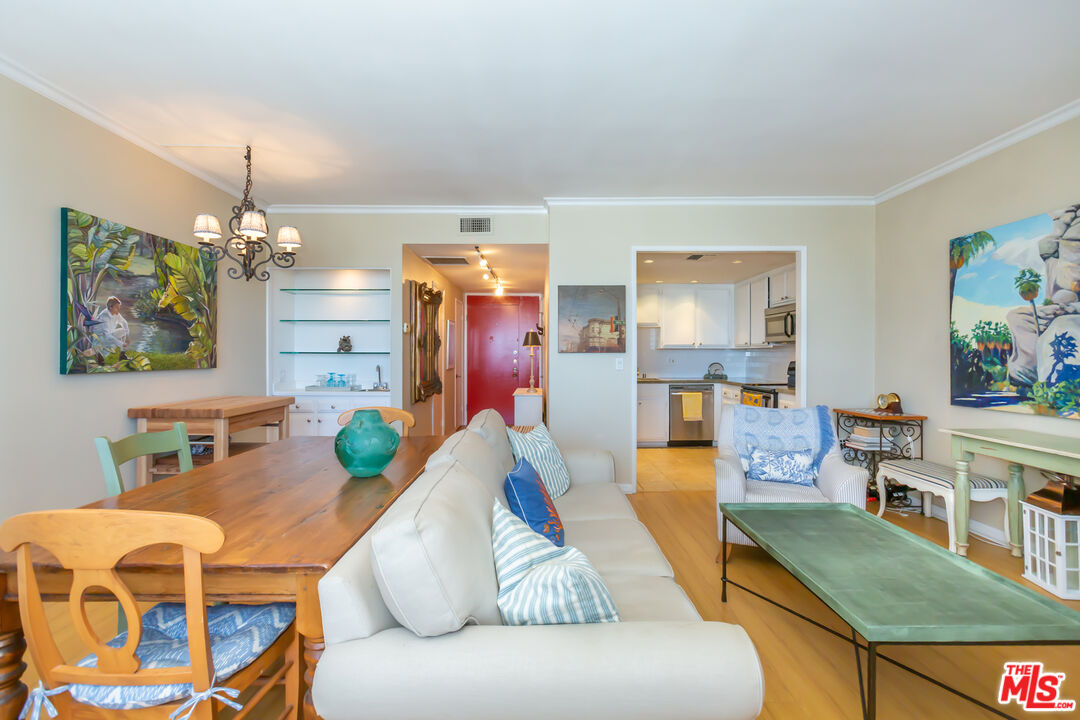 321 S SAN VICENTE BLVD Unit: 705