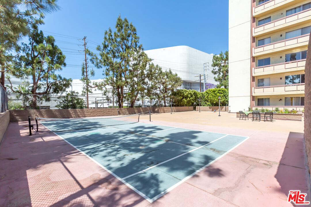 321 S SAN VICENTE BLVD Unit: 705