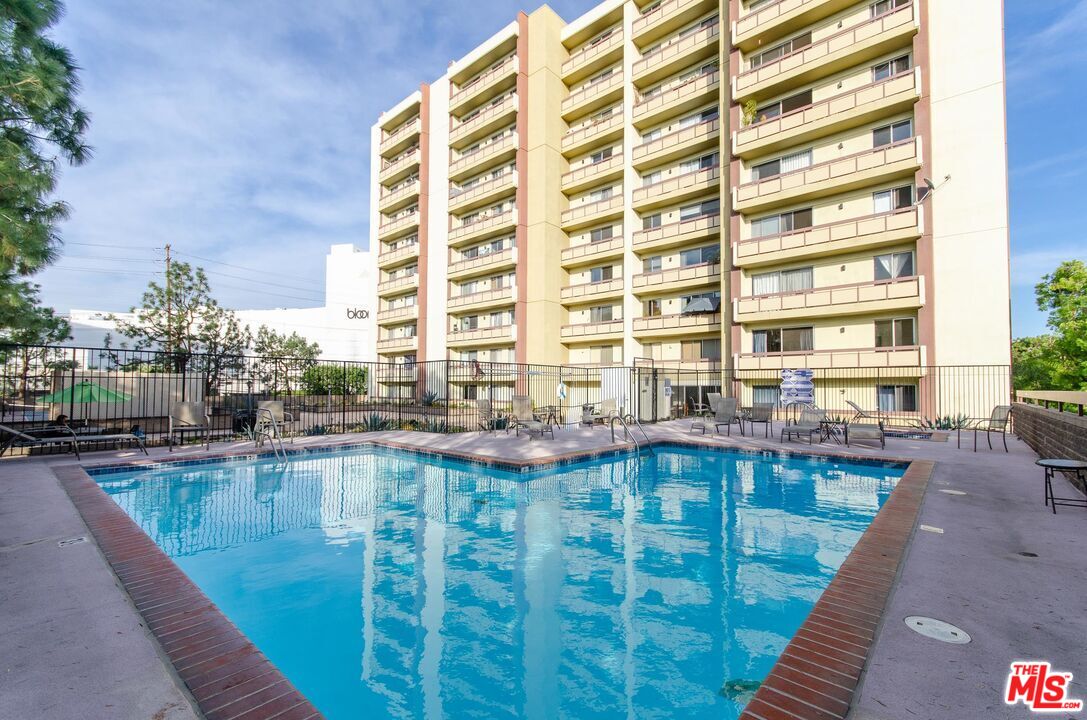 321 S SAN VICENTE BLVD Unit: 705