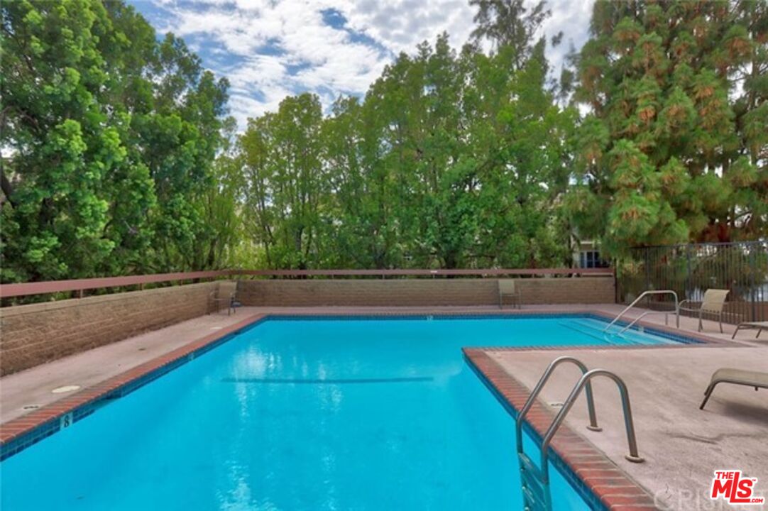 321 S SAN VICENTE BLVD Unit: 705