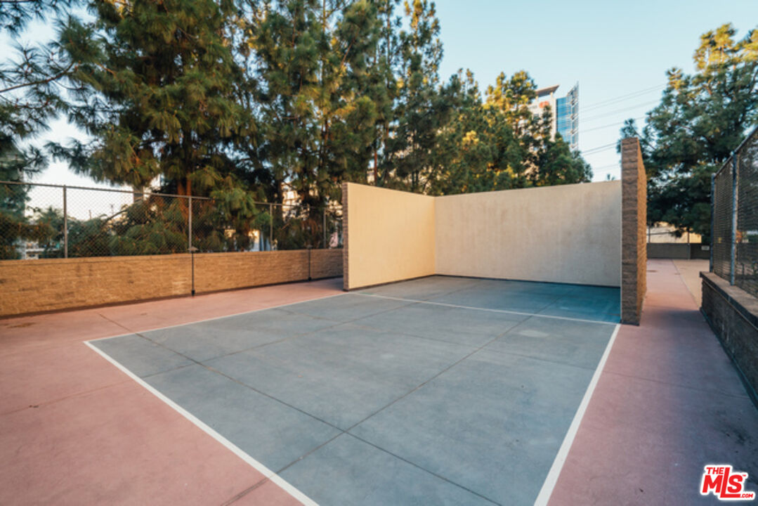 321 S SAN VICENTE BLVD Unit: 705