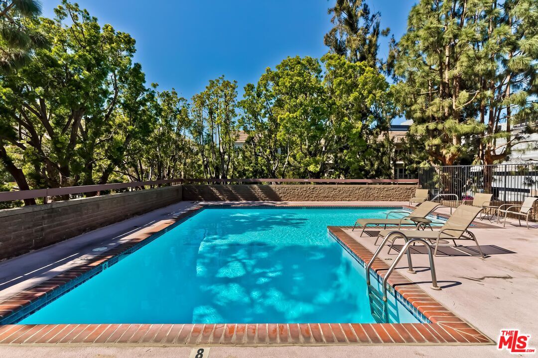 321 S SAN VICENTE BLVD Unit: 705