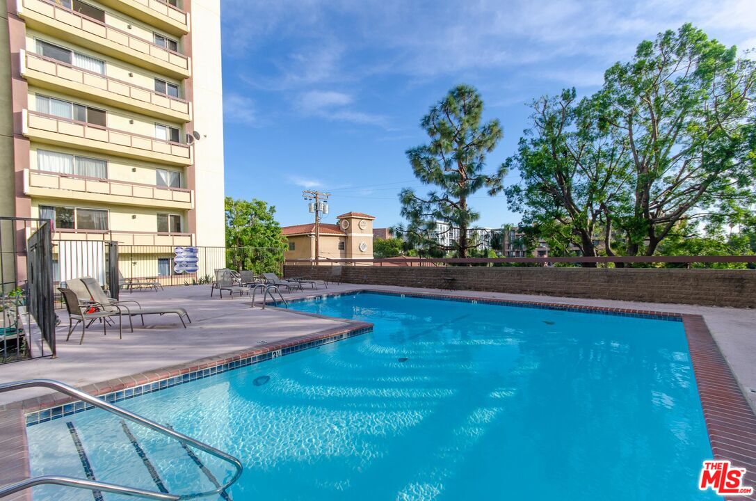 321 S SAN VICENTE BLVD Unit: 705