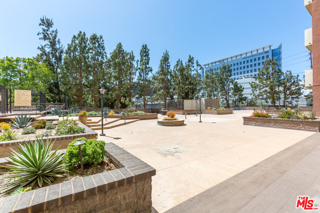 321 S SAN VICENTE BLVD Unit: 705