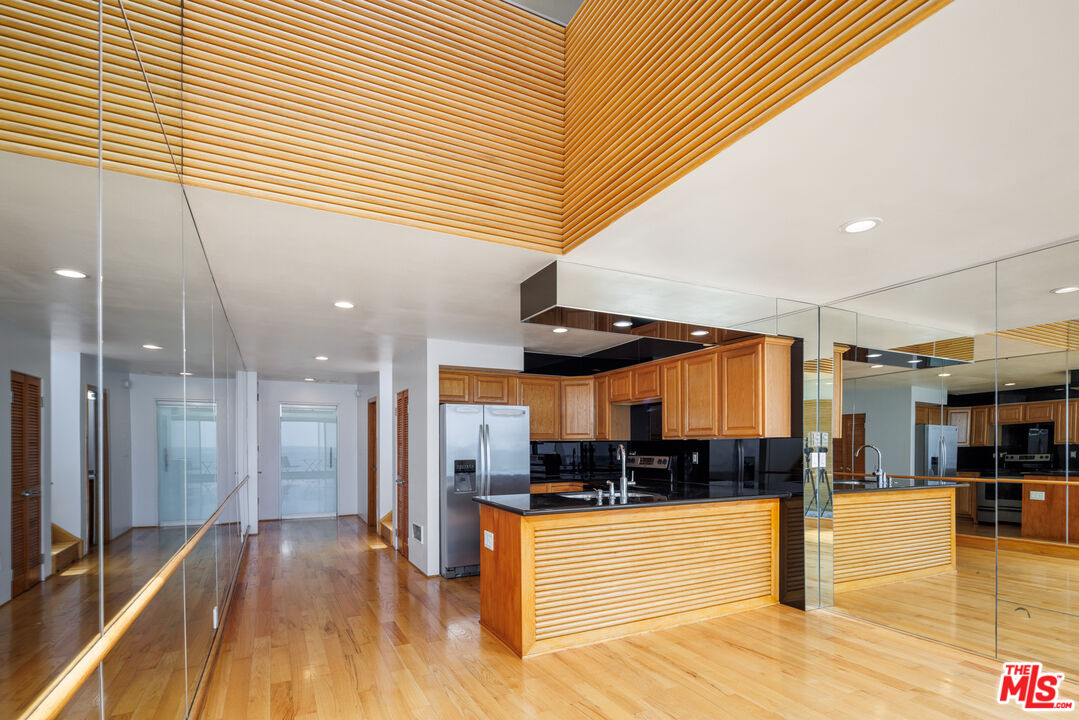 6 Eastwind St Unit: 320