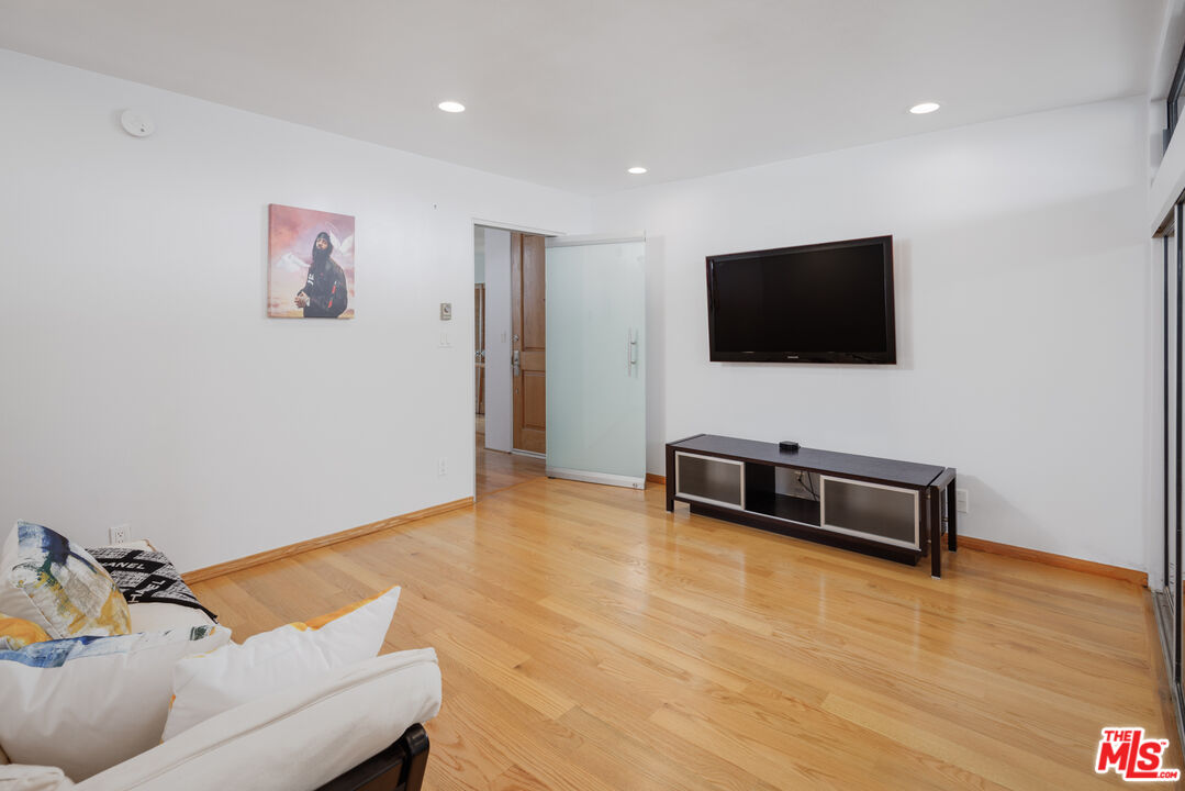 6 Eastwind St Unit: 320